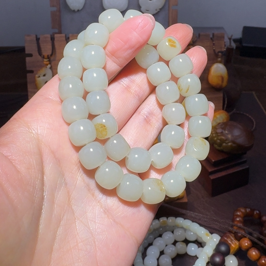 和田玉颈饰未镶嵌一**在