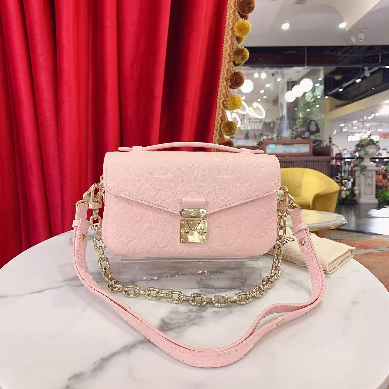 95新 LouisVuitton/路易威登 GGS路易威登新款邮差mini粉24088429