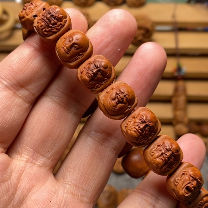桃核雕刻十八罗汉小手牌
