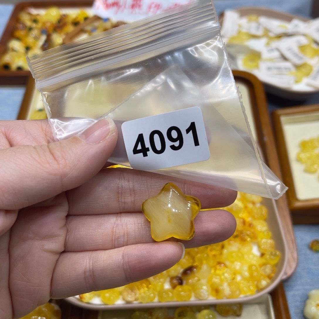 琥珀珠宝奇石未镶嵌