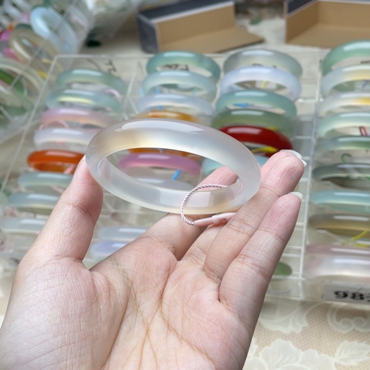 玛瑙/玉髓未镶嵌手镯55圈口