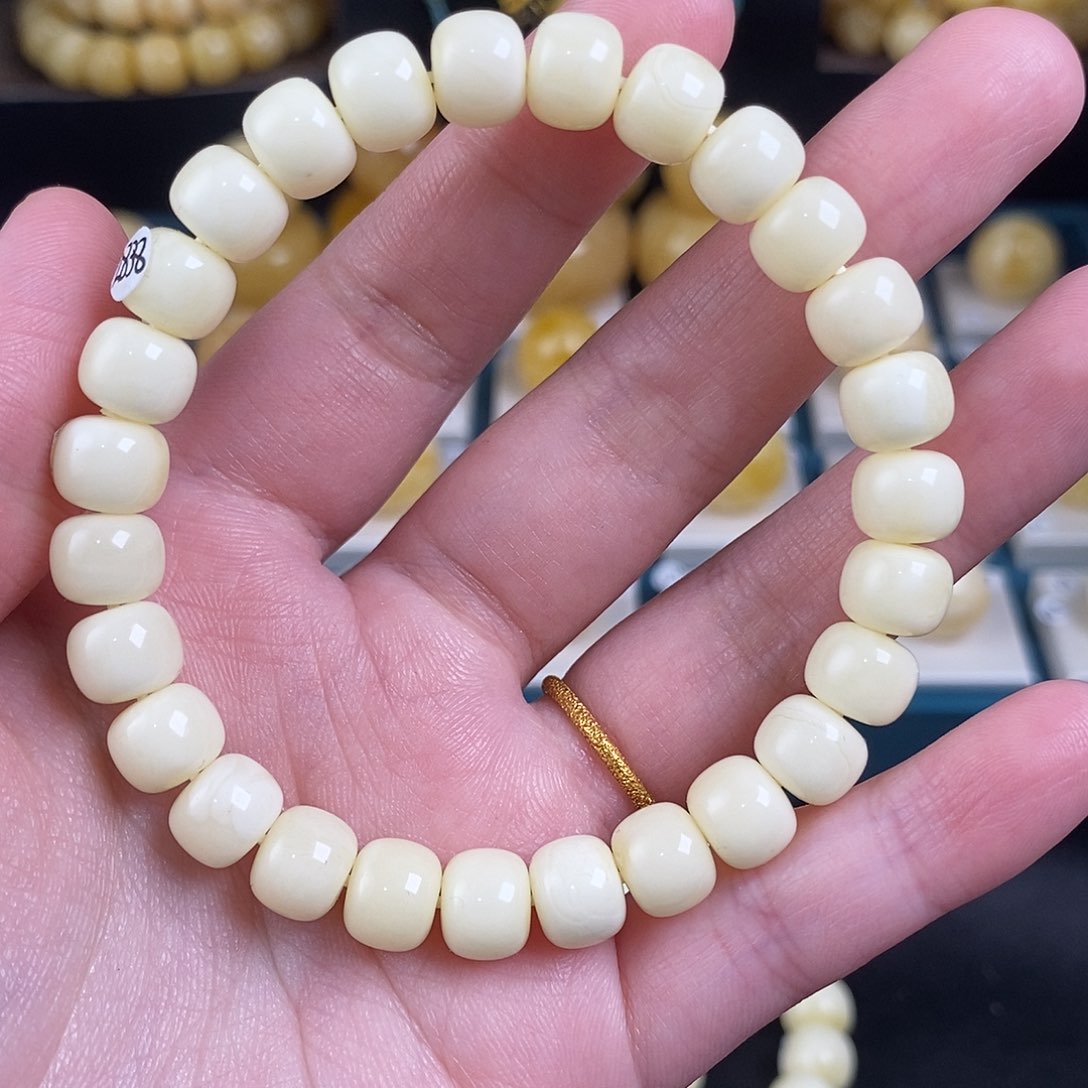 蜜蜡珠宝奇石未镶嵌