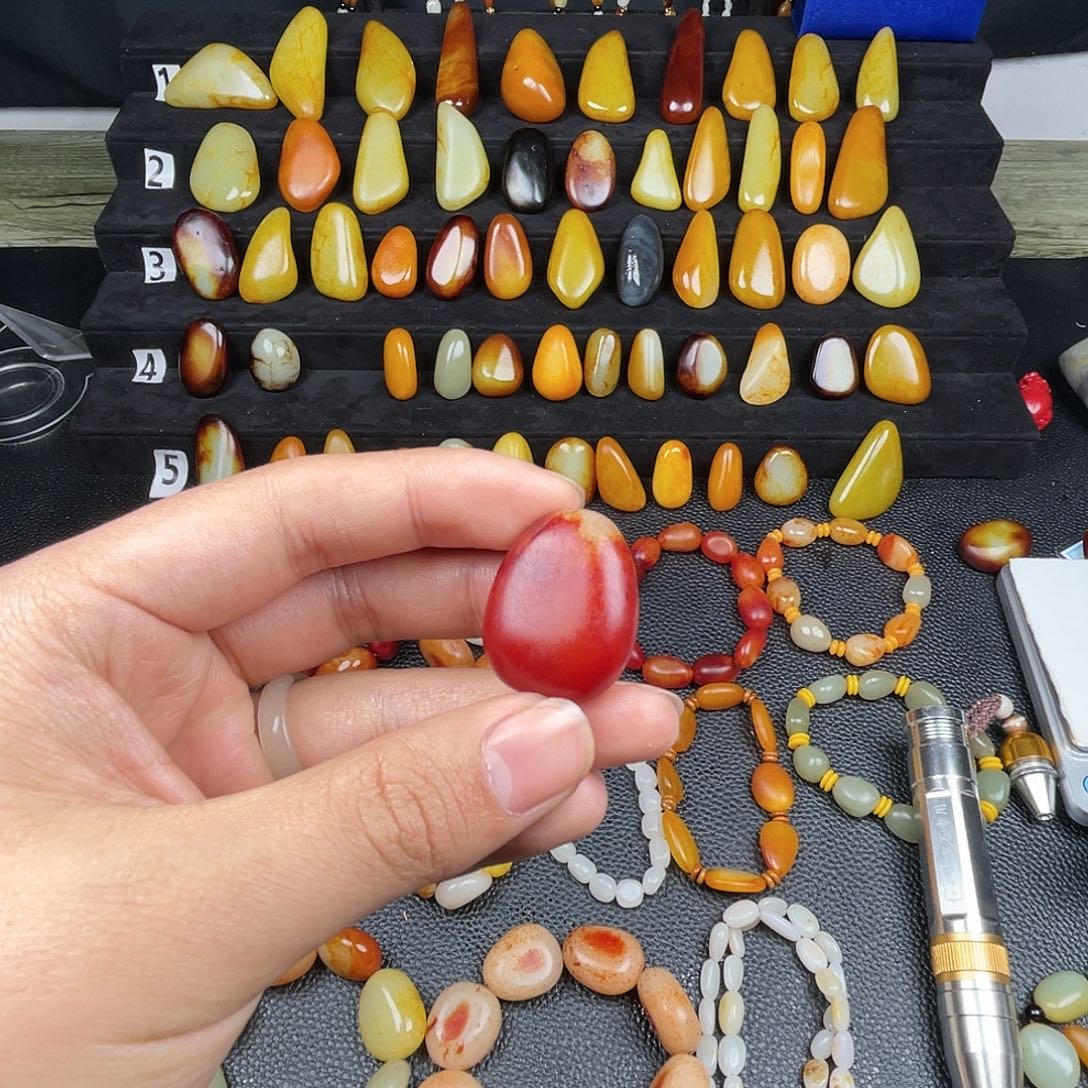 和田玉吊坠(赠链)未镶嵌