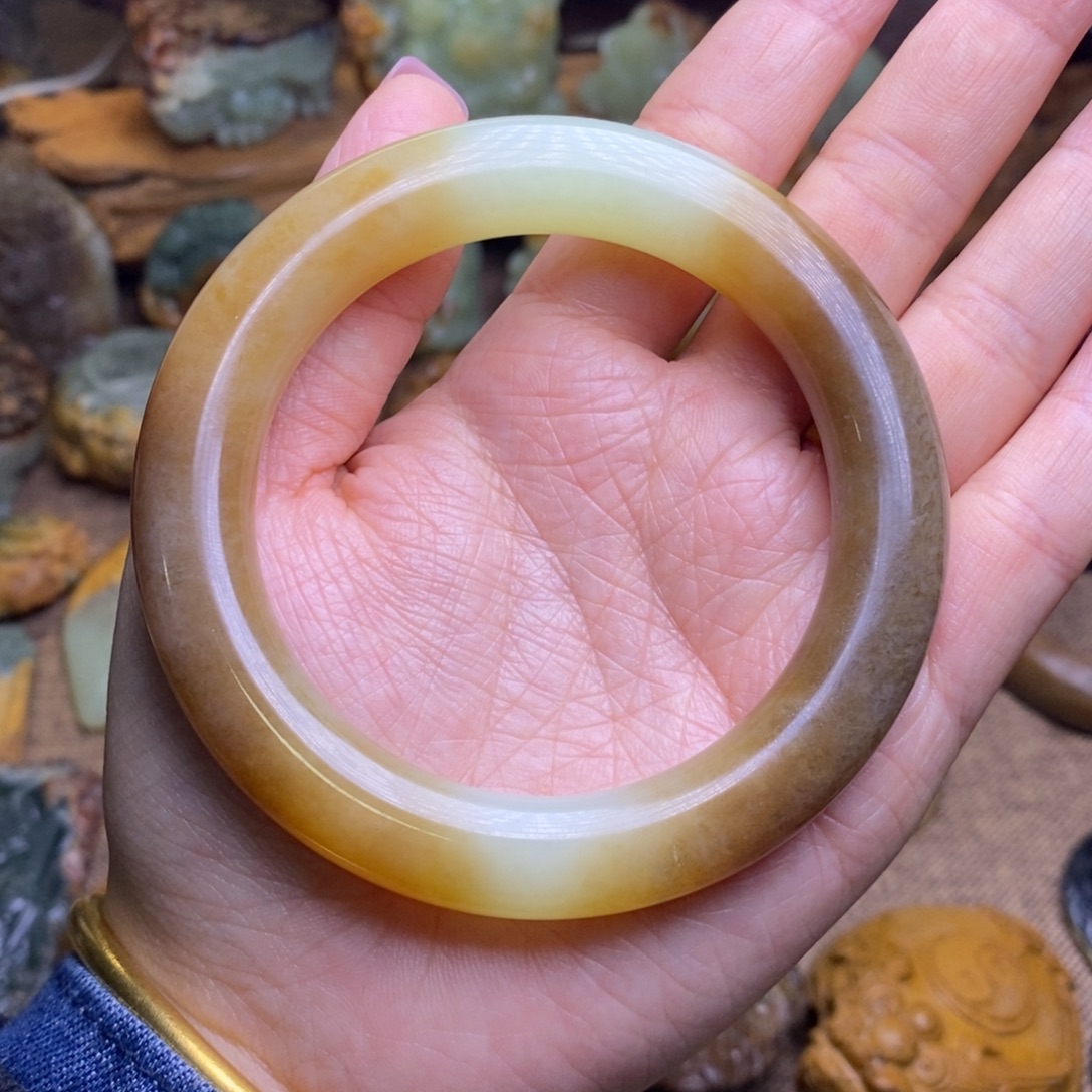 佳***！岫岩老玉（透闪石质玉）未镶嵌把件