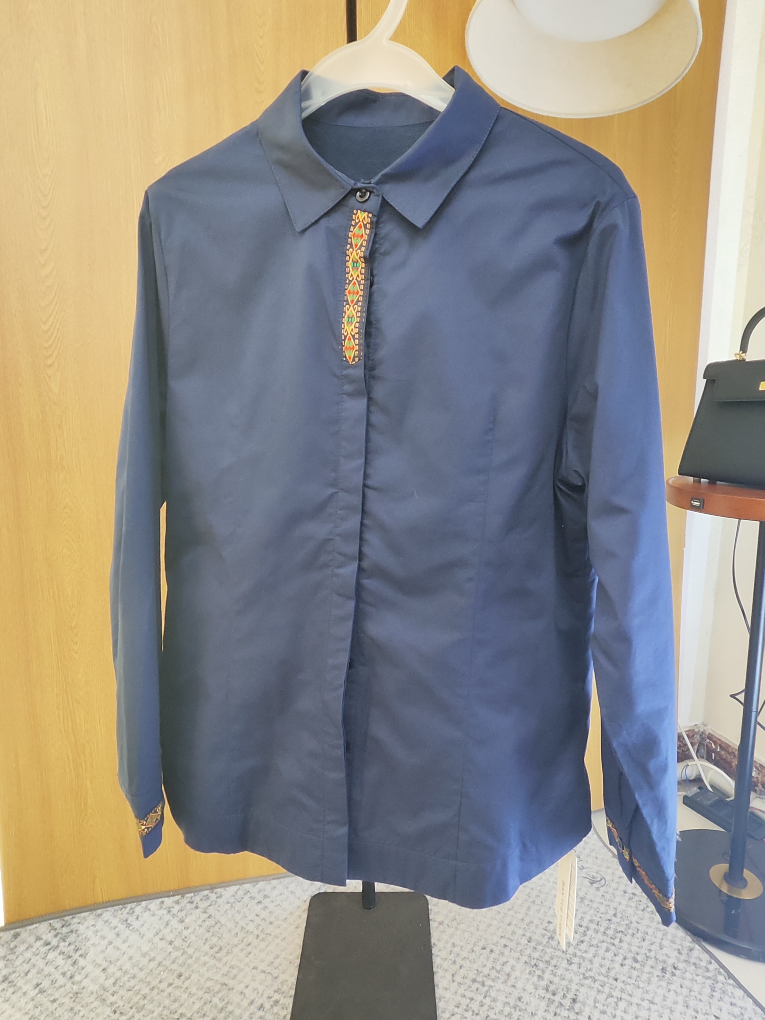 伴月伊人福利款刺绣国风款加绒衬衣9360