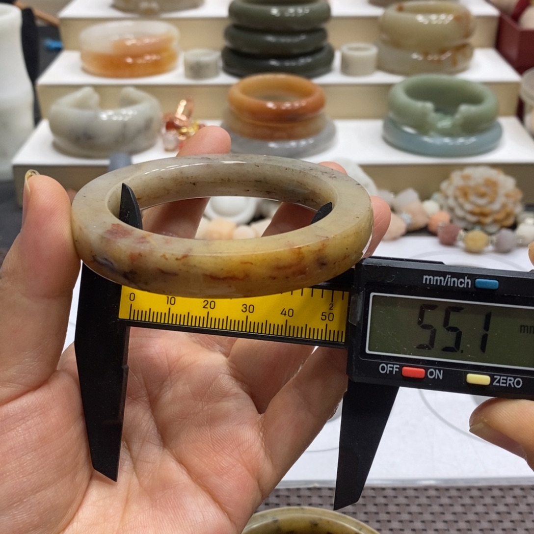 石英质玉未镶嵌手镯