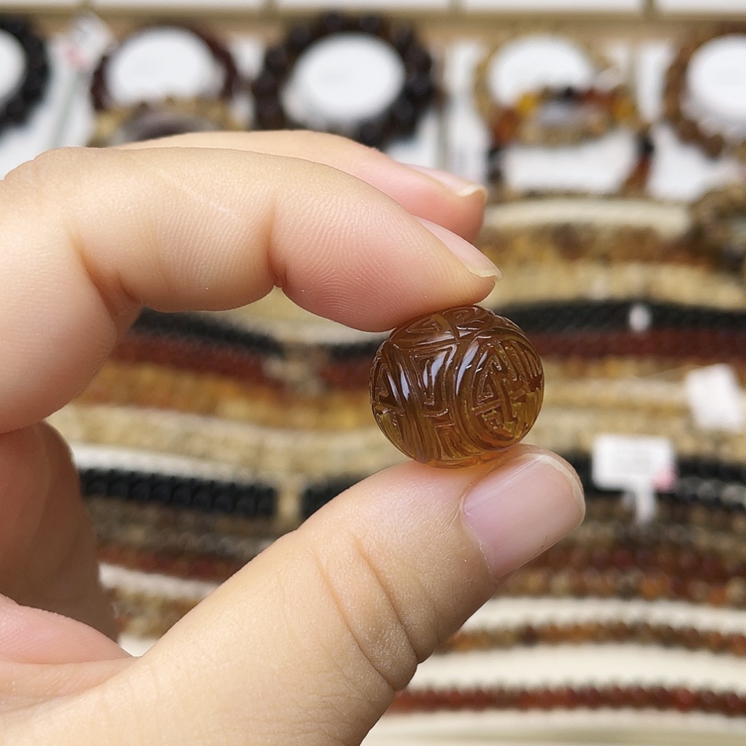 梦***儿裸石琥珀未镶嵌十七