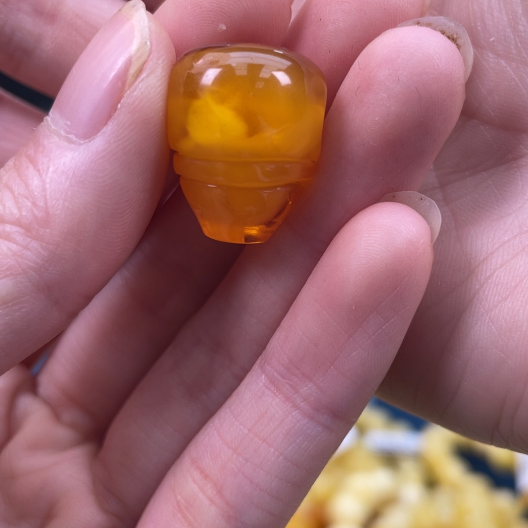 琥珀裸石未镶嵌琥珀