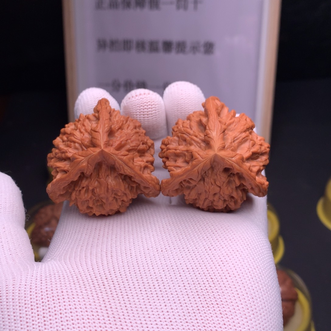 文玩核桃吊坠官帽奔