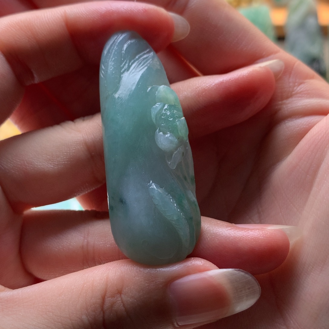 定制翡翠未镶嵌荷花鱼