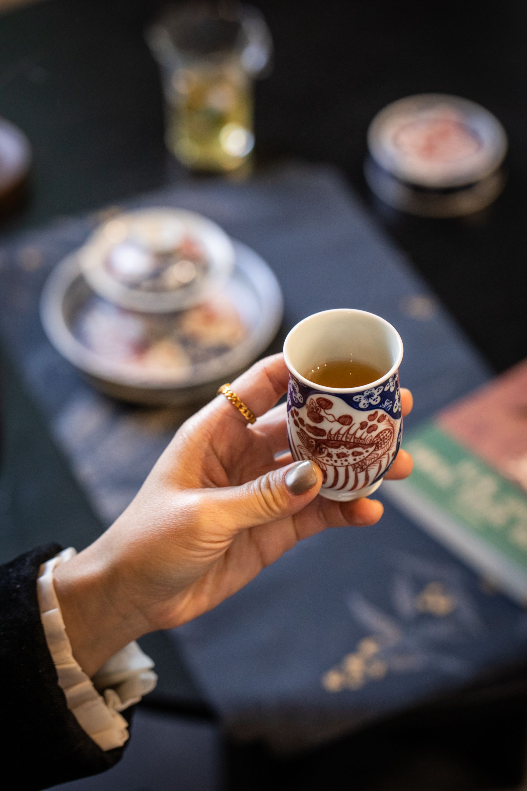 雨溪山房—冰梅鱼藻主人杯 手绘