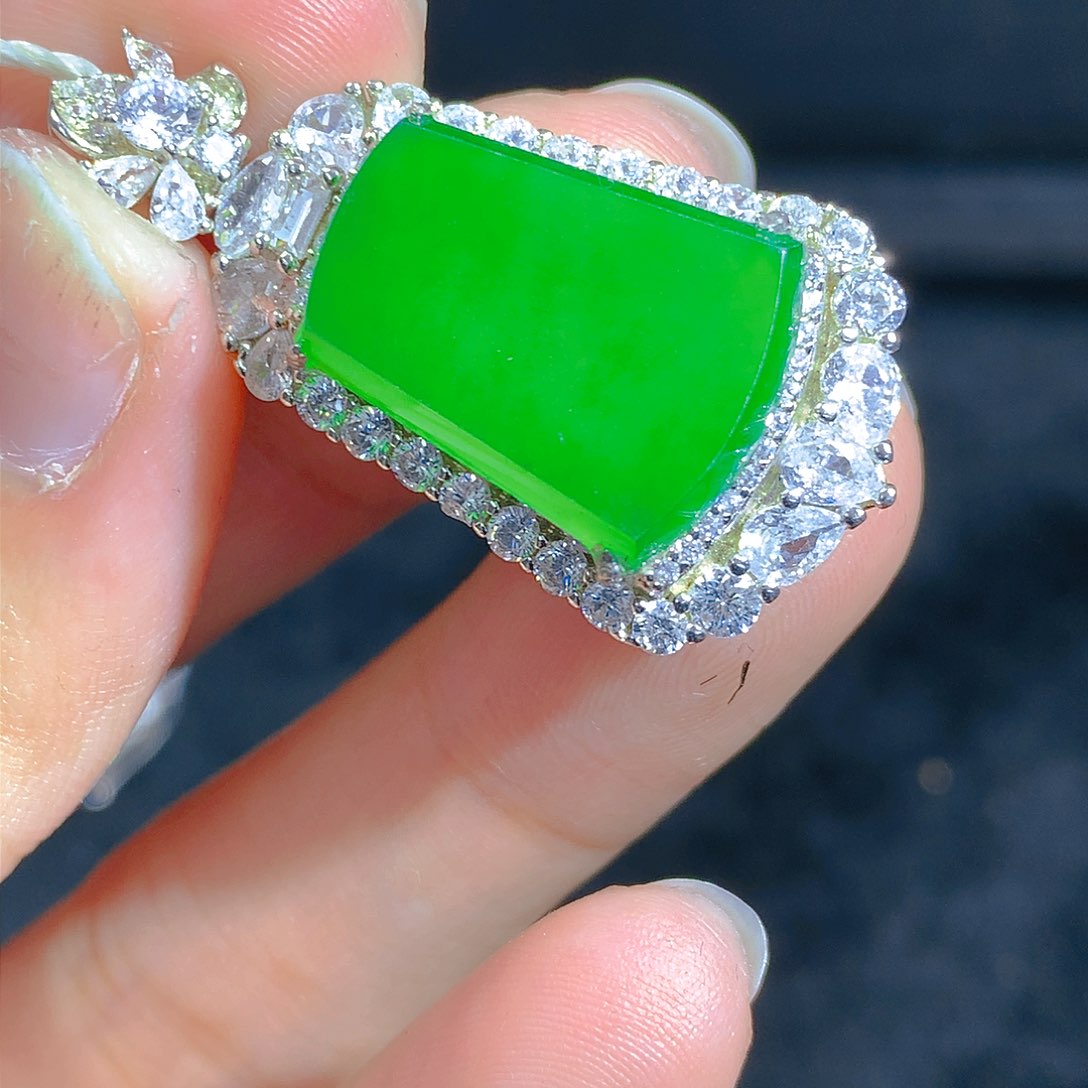 翡翠颈饰银S925镶嵌吊坠