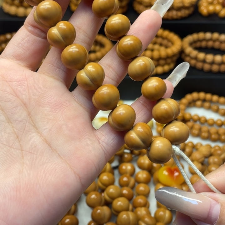 蔷***园吊坠猴头核桃微瑕屁桃