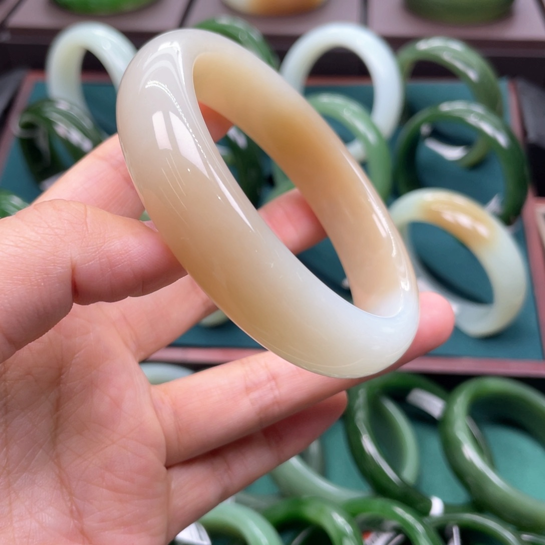 和田玉（碧玉）未镶嵌手镯6263