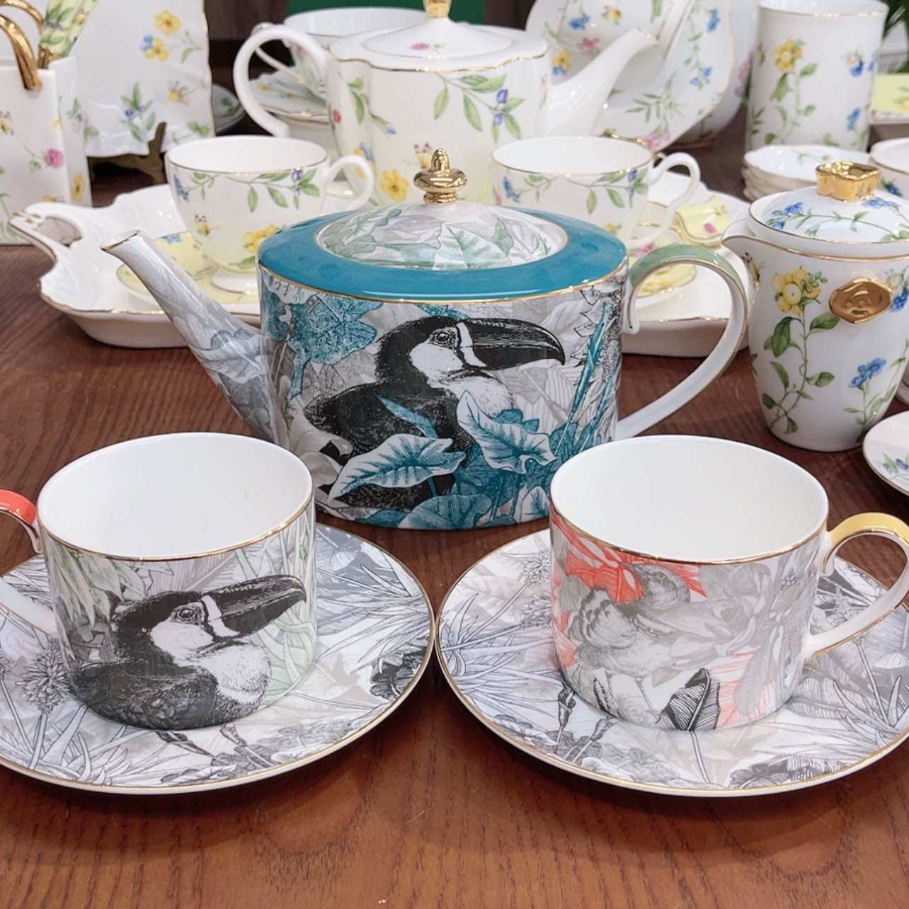 【闪购商品】瓷片一壶2杯碟————————