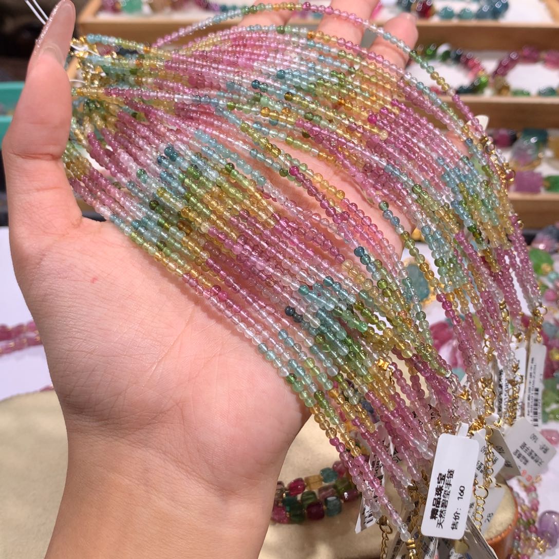 未镶嵌碧玺多样性发其一