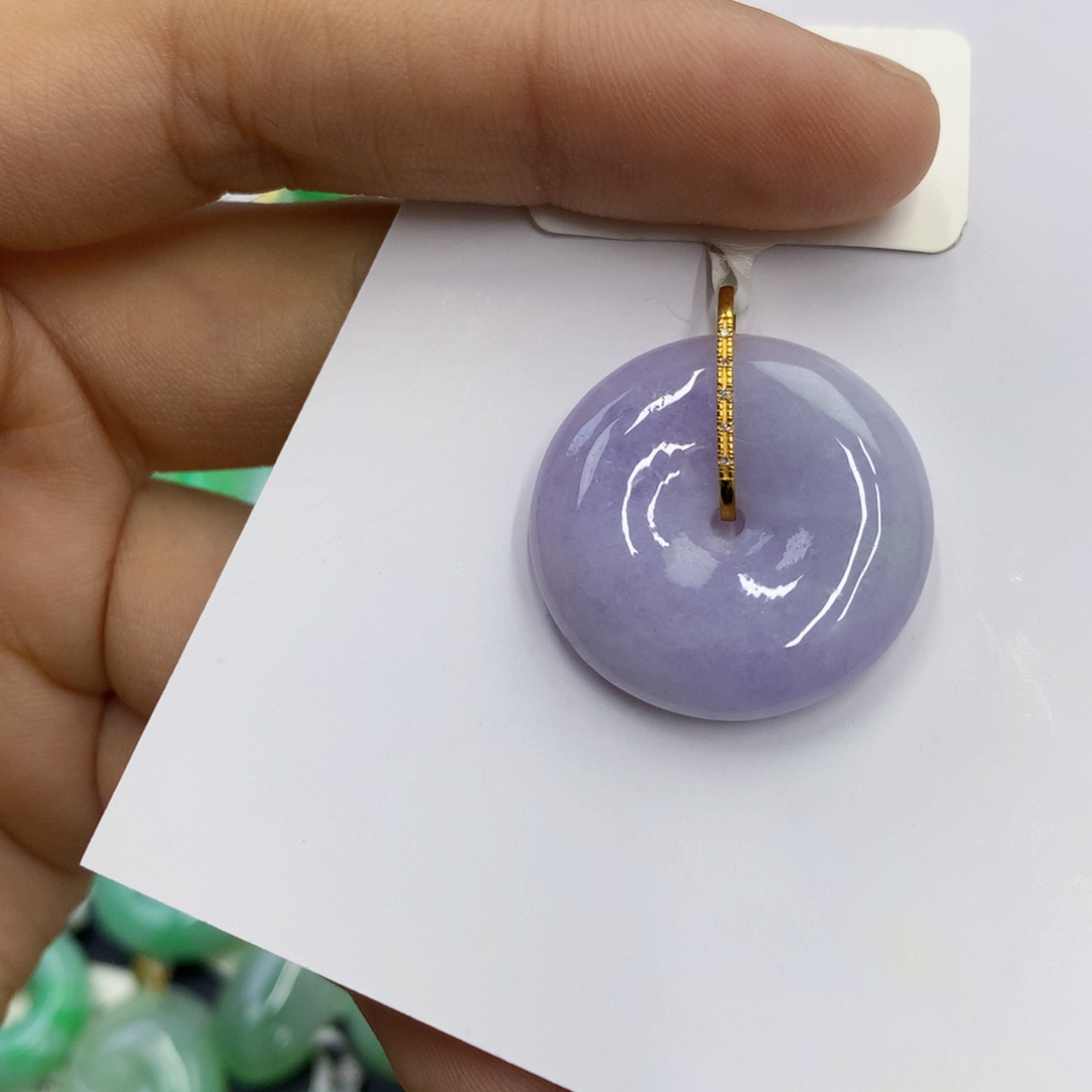 翡翠18K金镶嵌颈饰翡翠