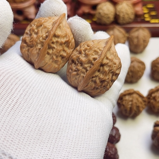 ****️核桃鸡心文玩核桃