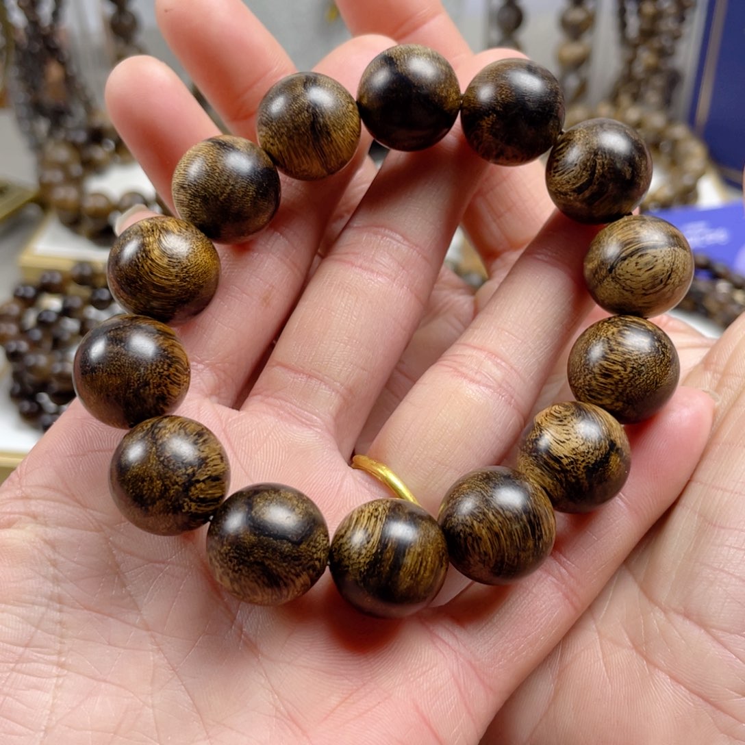 沉香手串木*石越南芽庄老白棋玉化老料满瘤疤虎斑纹1.6