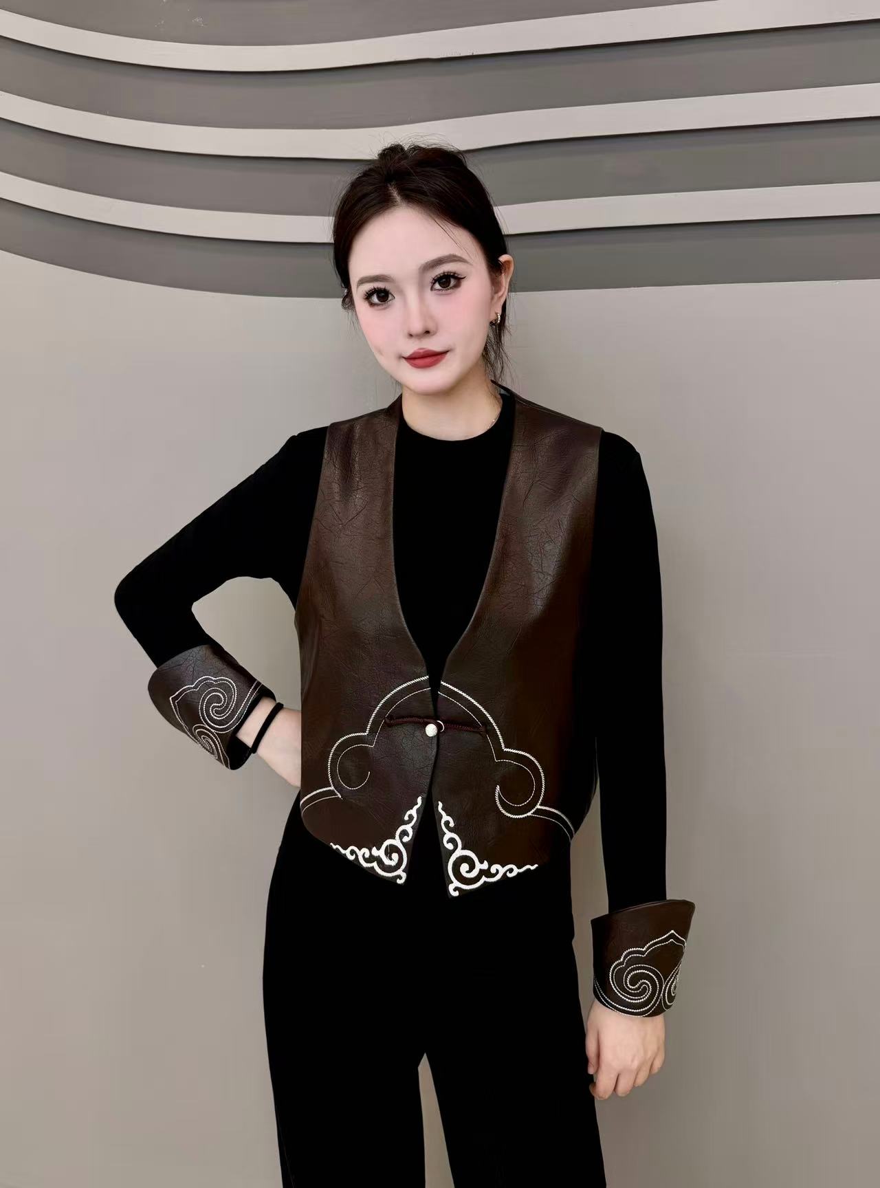 新款马甲蒙古时尚女士马甲蒙古马甲女爆款2025新款