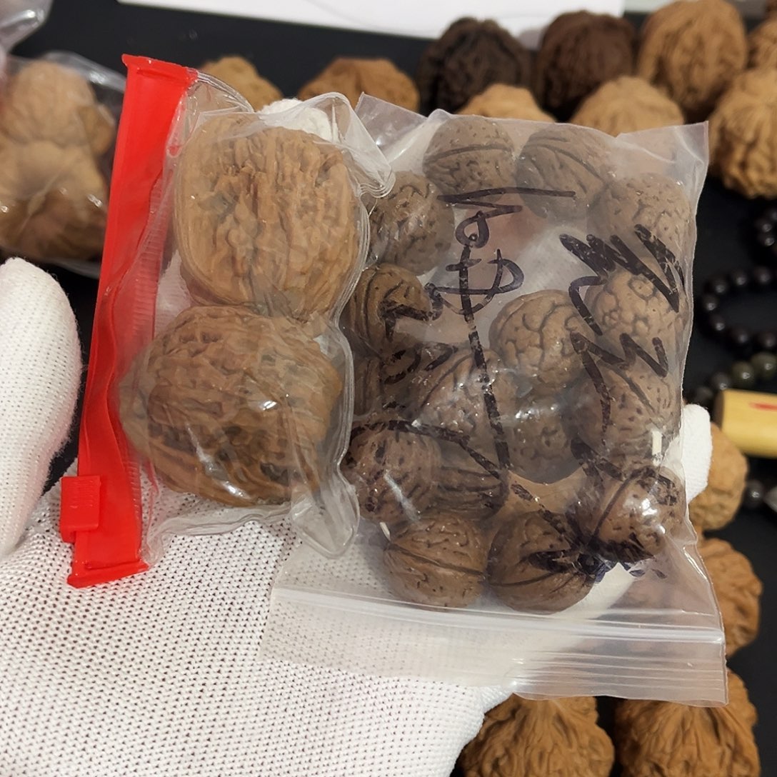 w***.核桃文玩核桃送手串