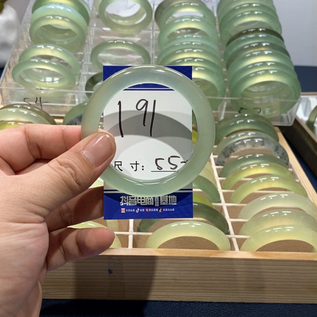 岫玉手镯未镶嵌手镯