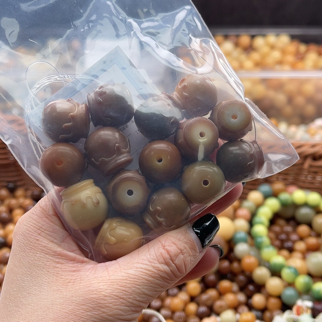 白玉菩提吊坠B/17mm/15颗微瑕