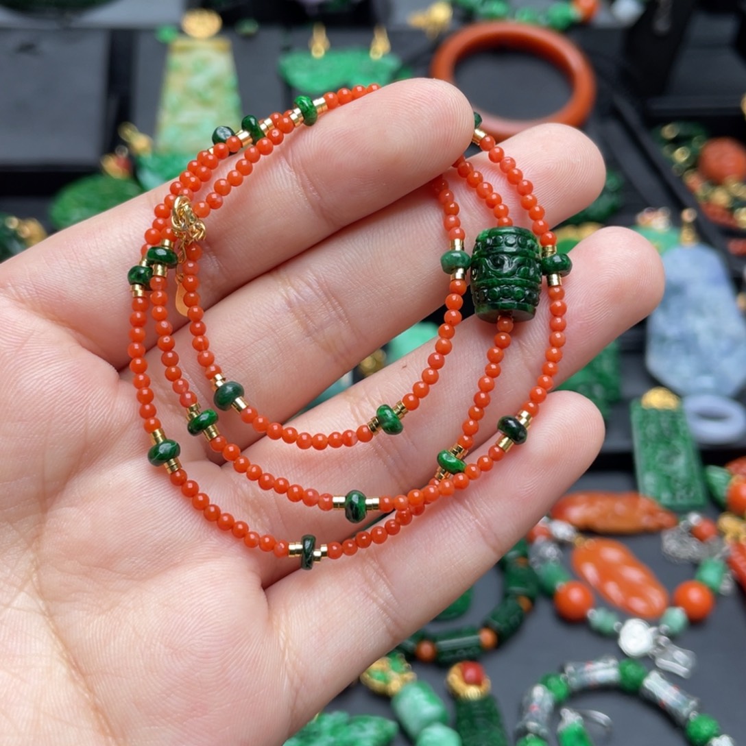 翡翠合金颈饰翡翠