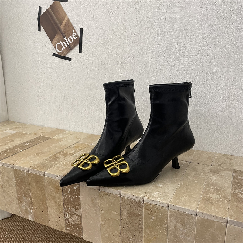 设计感bb扣尖头细跟短靴女秋冬单靴软皮时尚百搭后拉链高跟瘦瘦靴