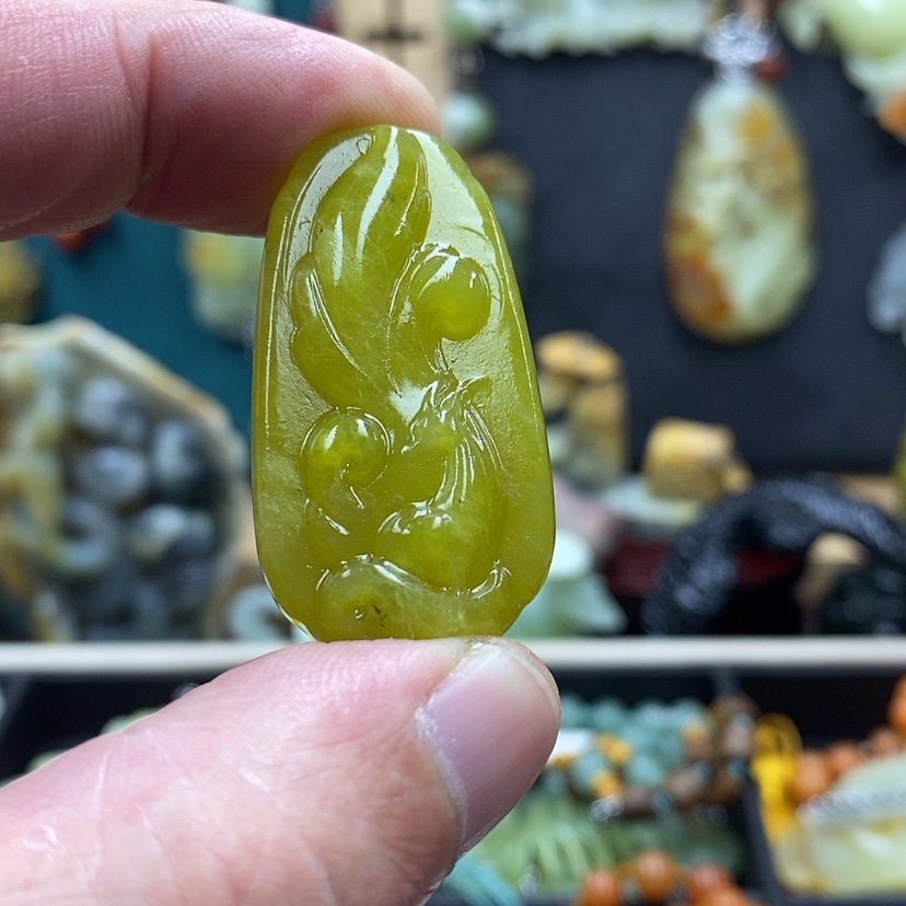 【闪购商品】蛇纹石玉吊坠未镶嵌?***?