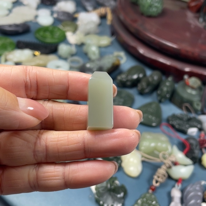 和田玉（糖玉）未镶嵌颈饰