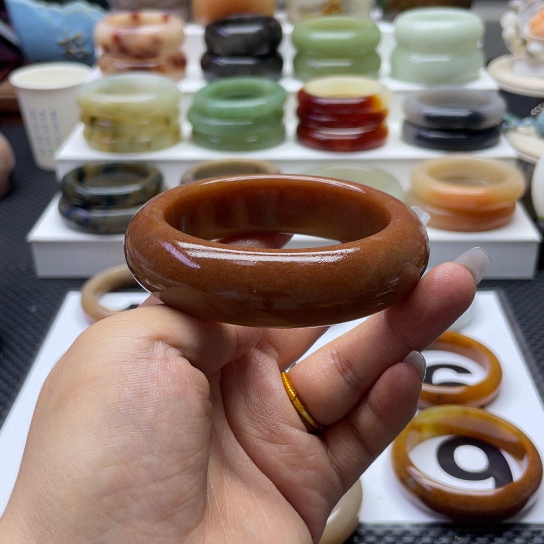 石英质玉手镯未镶嵌