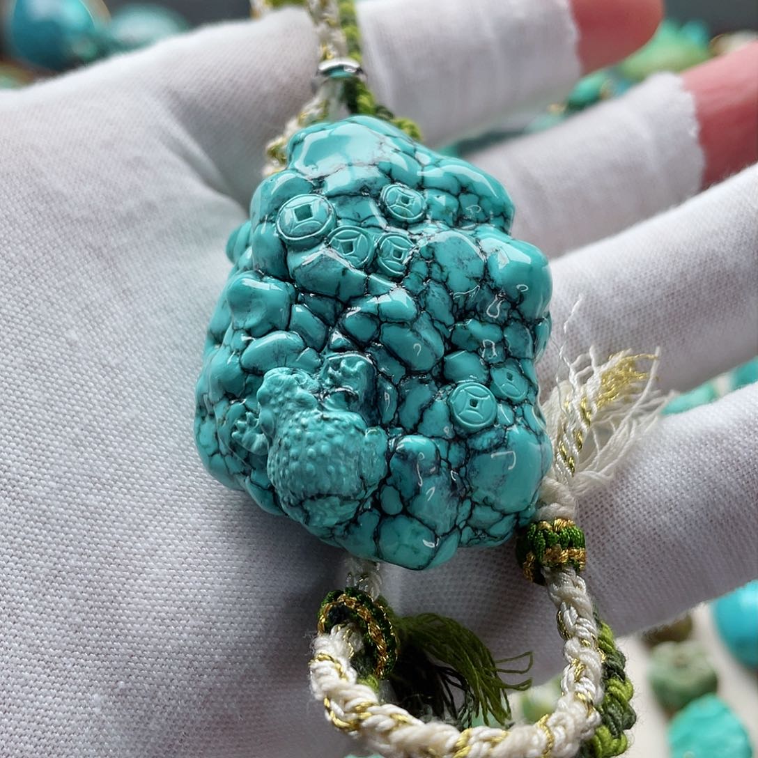 绿松石颈饰未镶嵌