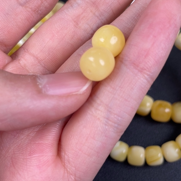 琥珀裸石未镶嵌天然180