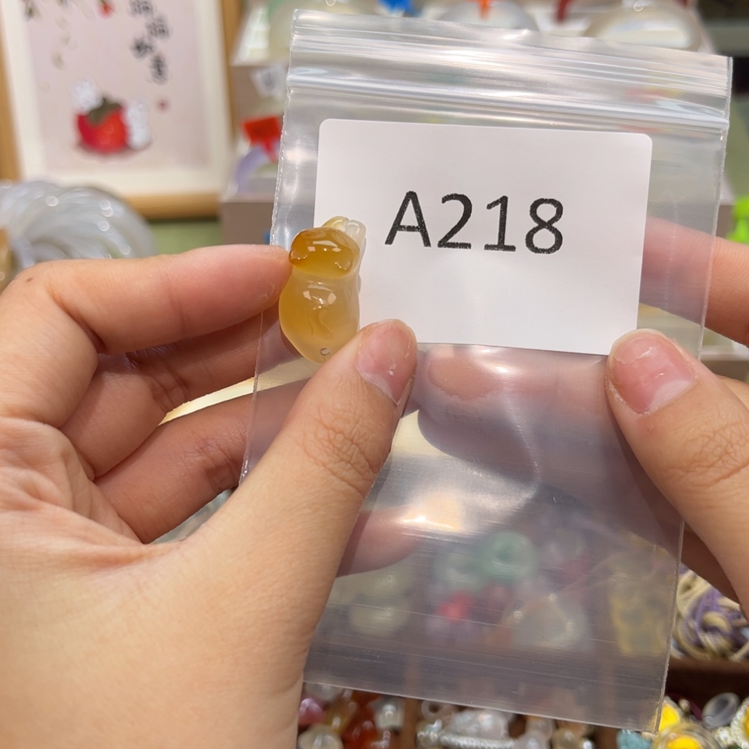 玛瑙/玉髓颈饰未镶嵌七*?