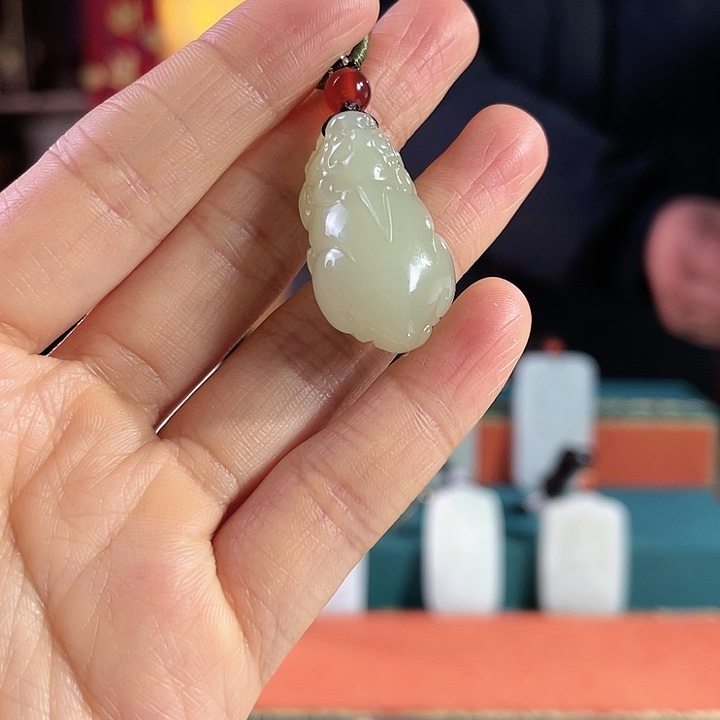 和田玉吊坠未镶嵌