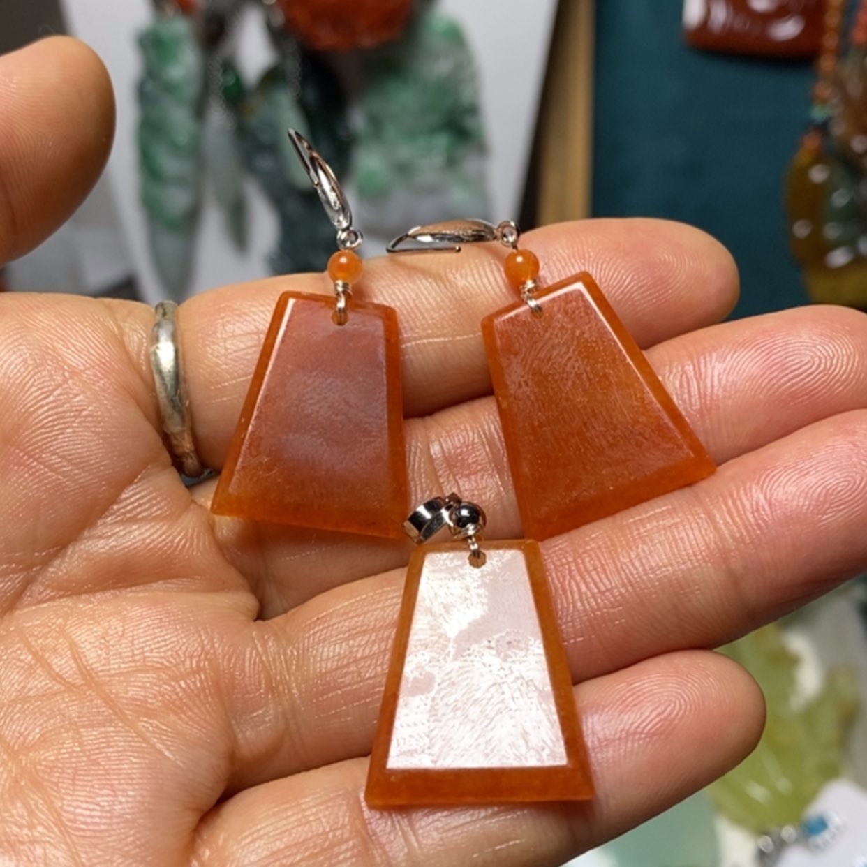 【闪购商品】翡翠吊坠(赠链)未镶嵌