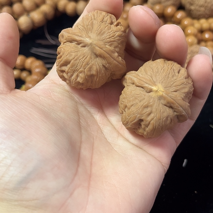 把件文玩核桃边40肚42左右瑕疵元宝，编号008