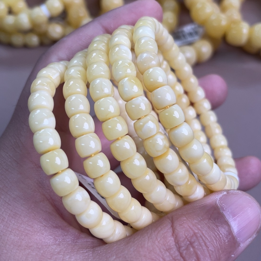 琥珀裸石未镶嵌027多样性发其一