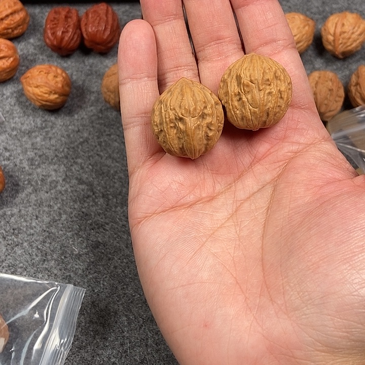 文玩核桃吊坠胖闷尖