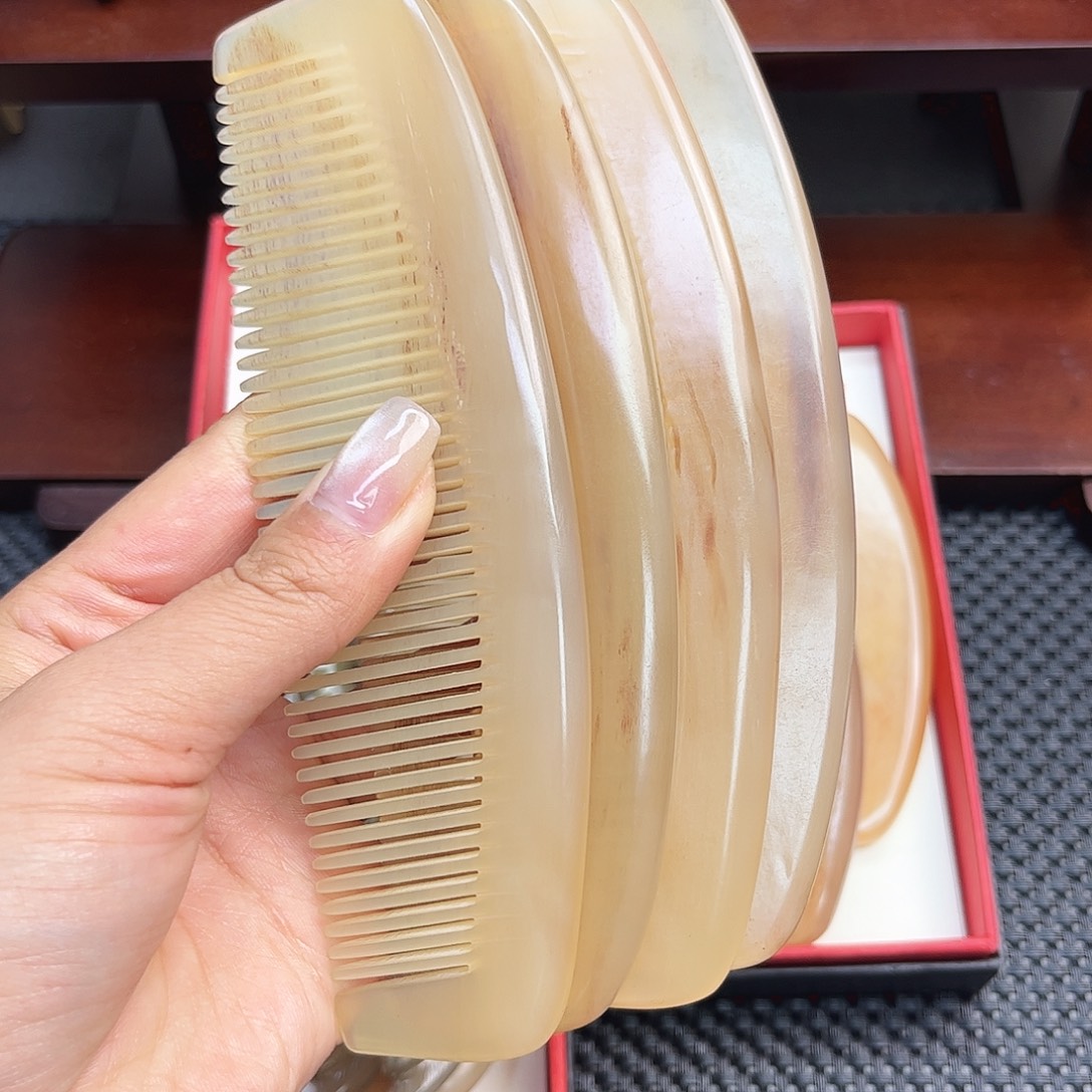 手工制作纯牛角梳子