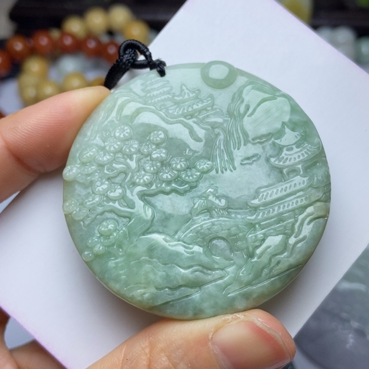 翡翠颈饰未镶嵌翡翠