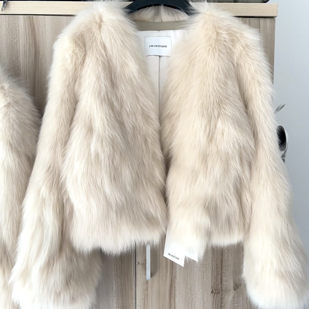 冬装时尚女款外套