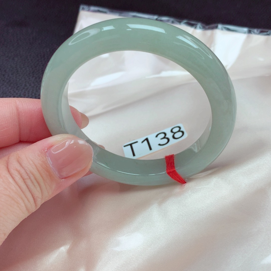 翡翠手镯未镶嵌A****花手镯88