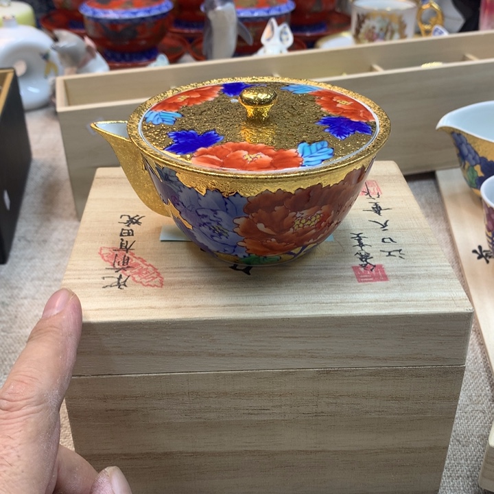 金瓷阁家的美丽瓷器