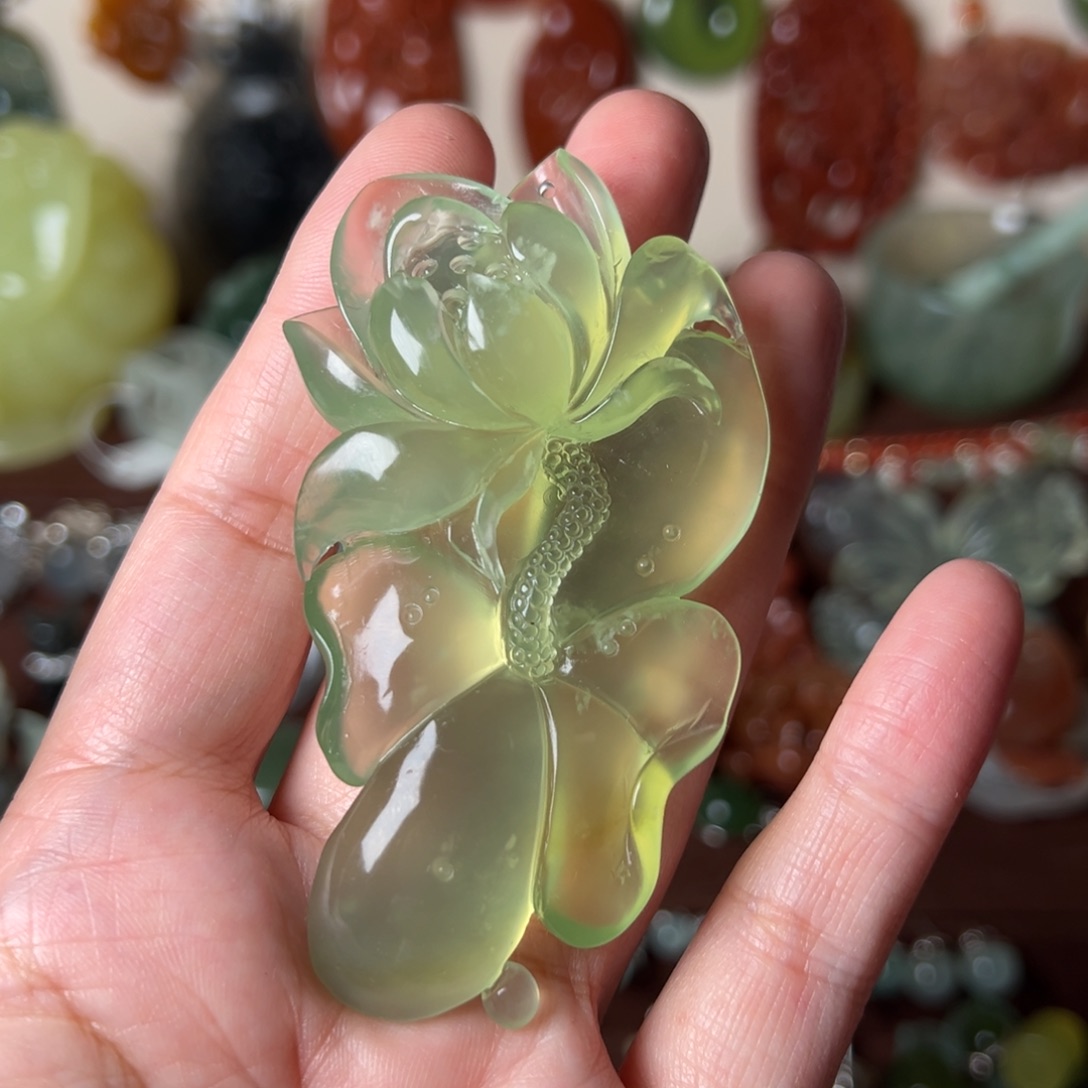 蛇纹石玉吊坠(赠链)未镶嵌
