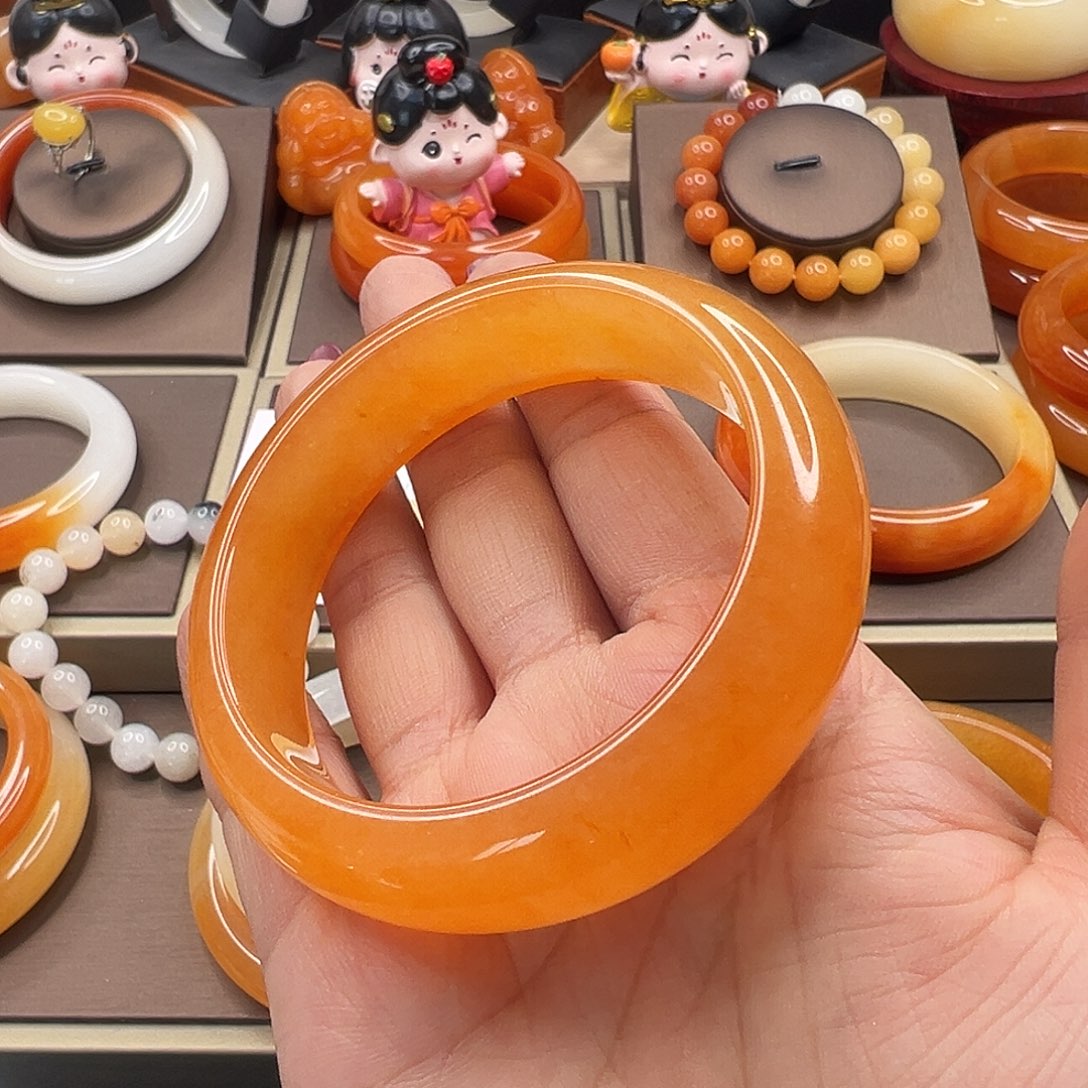 石英质玉（黄龙玉）未镶嵌手镯包容福利60.7