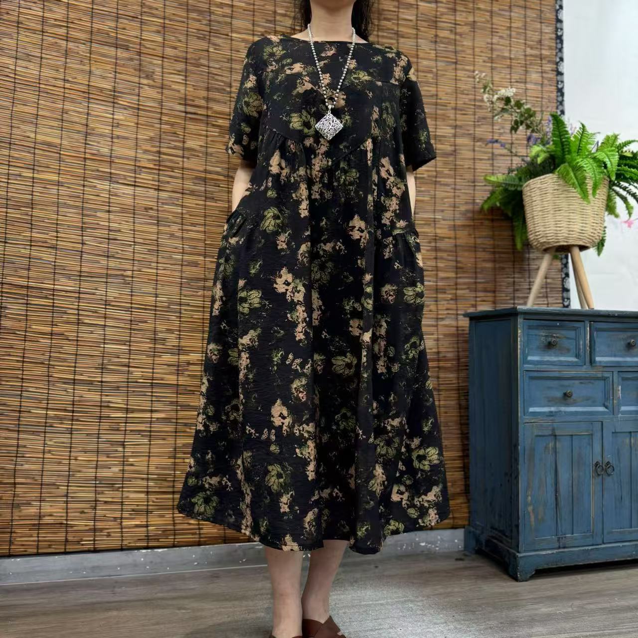 7191夏季新款倒三角优雅减龄显瘦洋气短袖连衣裙QZ