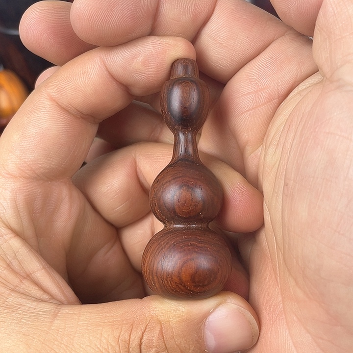 微凹黄檀（南美大红酸枝）