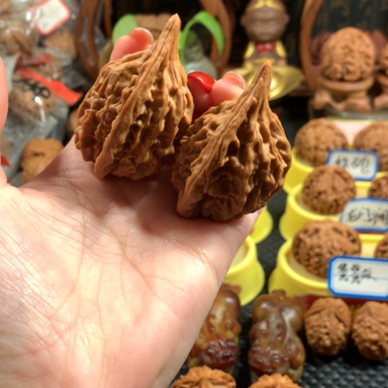 文玩核桃把件红缨枪